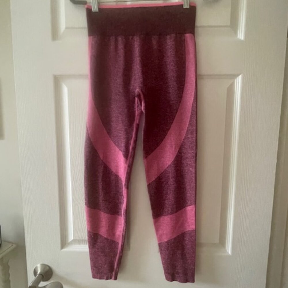 Comfy Seamless PINK Tights Leggings by Victoria's Secret Sz M NEW!